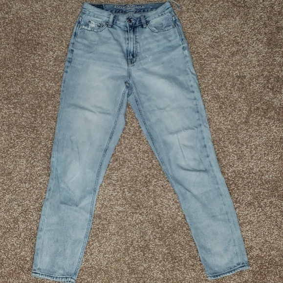 Light wash jeans no rips Clearance